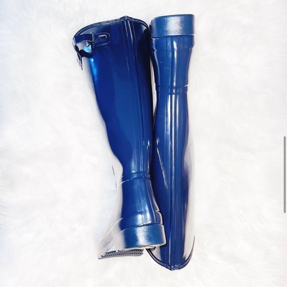Hunter
TALL NAVY GLOSS BOOTS SIZE 8 - Picture 10 of 12